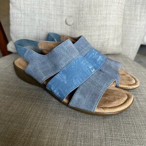 LifeStride Taura Sandals Womens Sz 8W Blue Denim Fabric Wedge‎ Open Toe Shoes